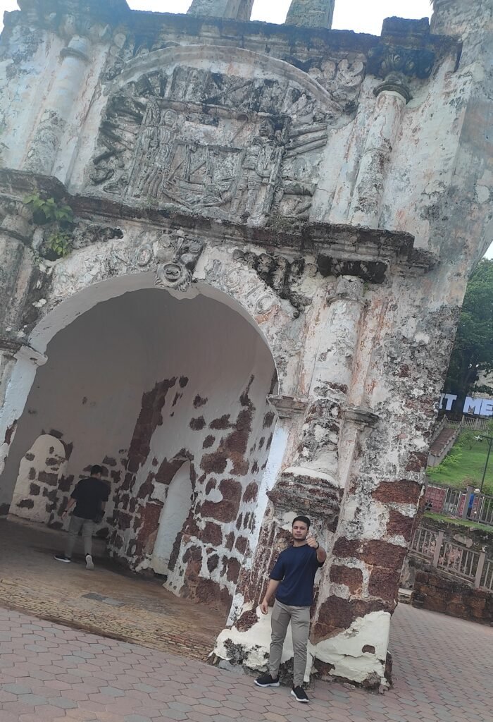 porta de santiago gate photos