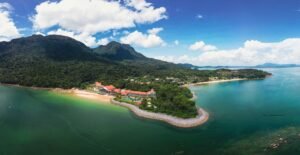 epic things to do in sarawak borneo malaysia