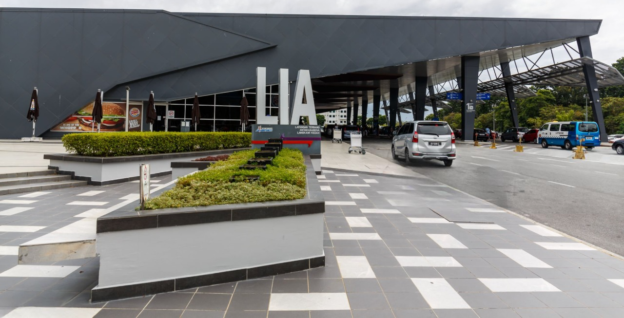 luggage storage LIA